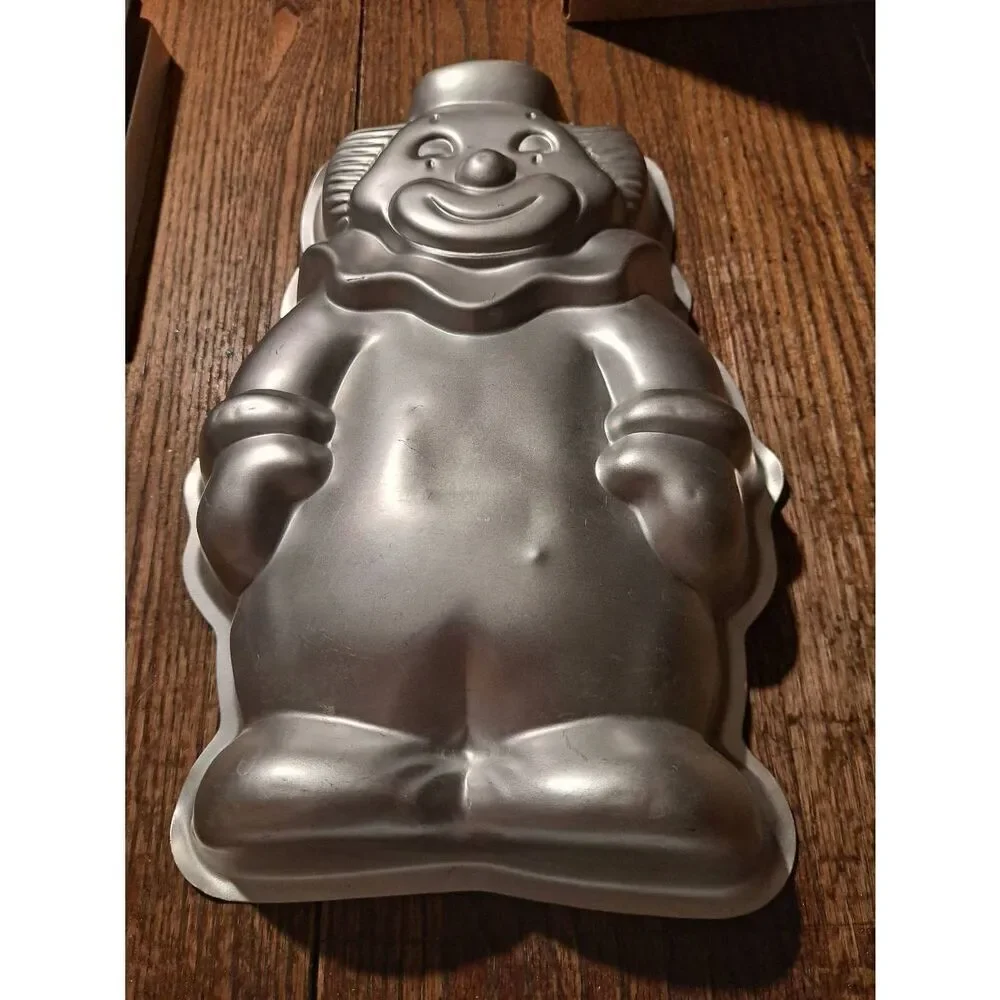 Vintage 1989 Wilton Clown Cake Pan 2105-9401 Full Body Aluminum Mold 13.5